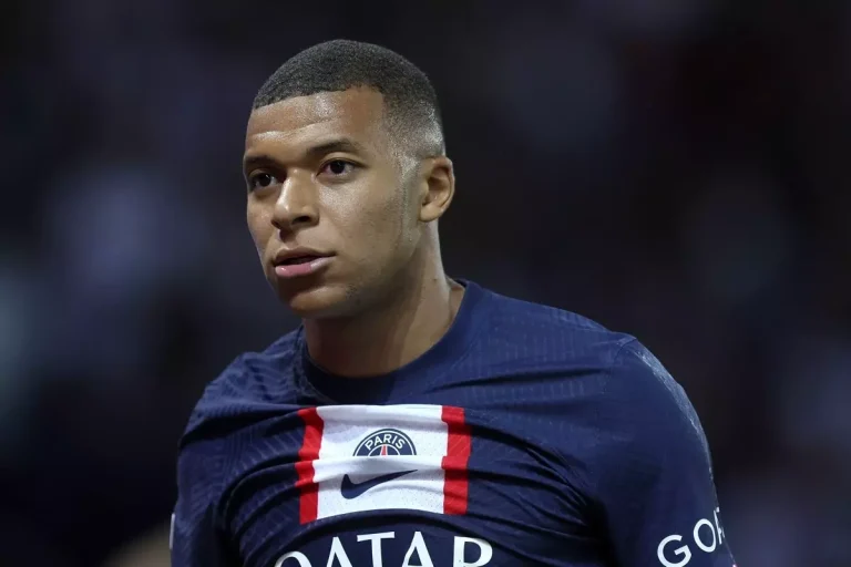 Guerre de clans au PSG : les vives tensions autour de Luis Campos impactent Kylian Mbappé