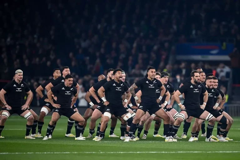 Peut-on encore s’approcher des All Blacks pendant qu’ils font leur haka ? L’International Rugby Board a tranché