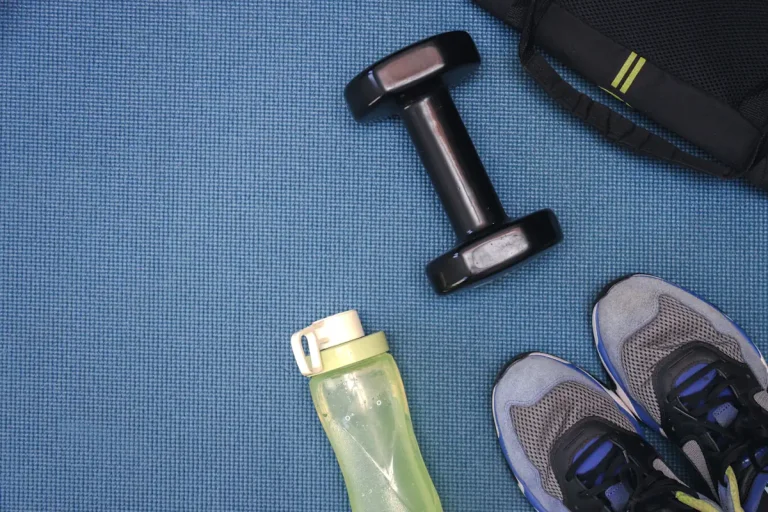 Comment équiper son armoire sportive sans se ruiner : les astuces shopping des athlètes
