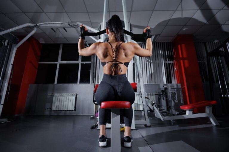 Équilibrer sa musculature dorsale : pourquoi privilégier les exercices unilatéraux ?
