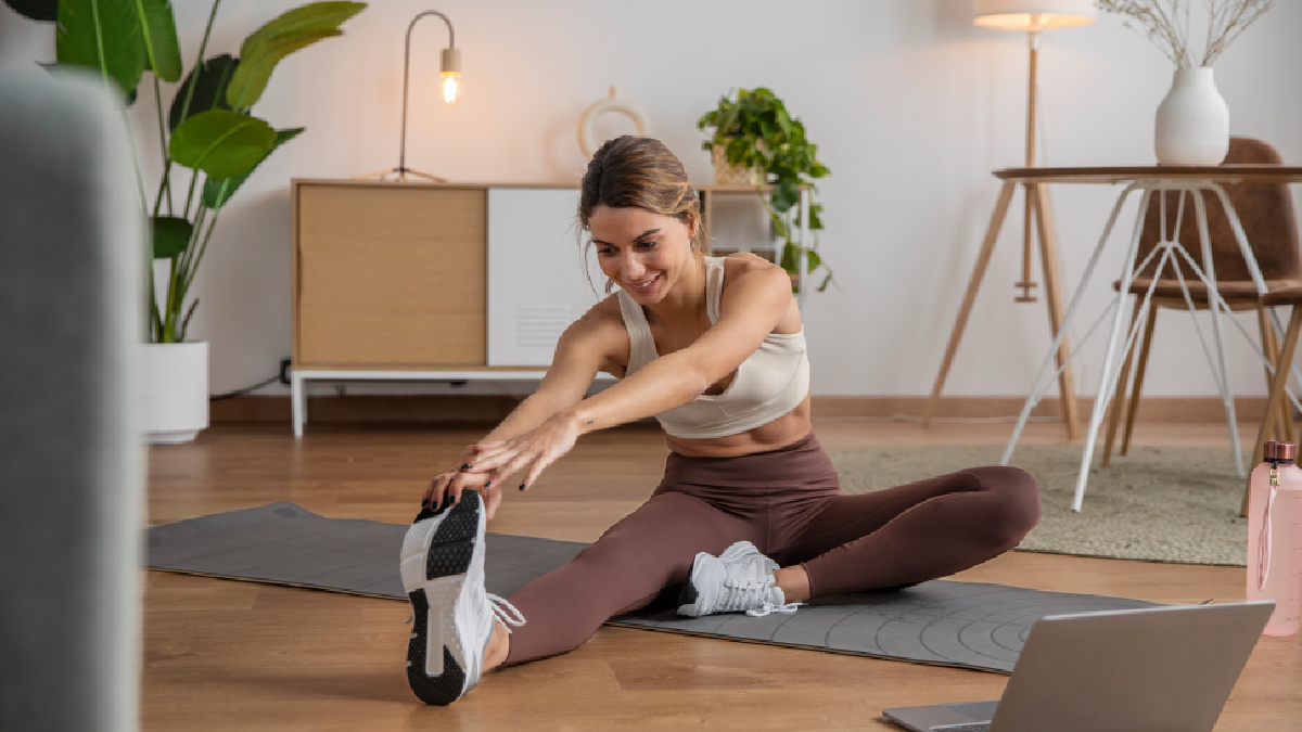 Cat Deeley reste en forme à 48 ans – Sa vraie routine yoga, diet et astuces bien-être